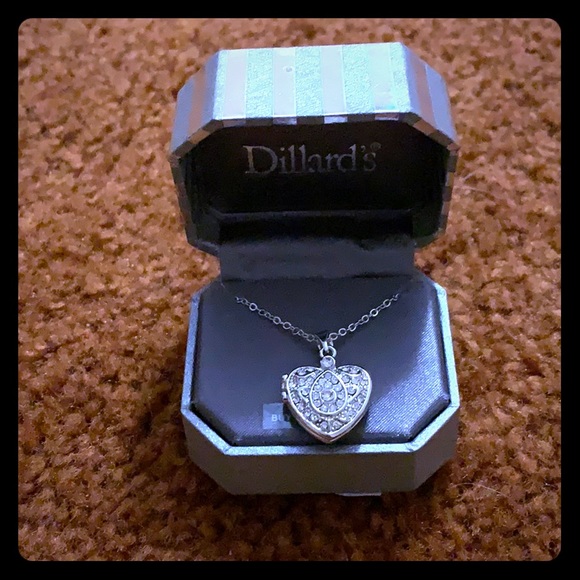 Dillard’s Jewelry - 🆕 Dillard’s Heart Locket Necklace